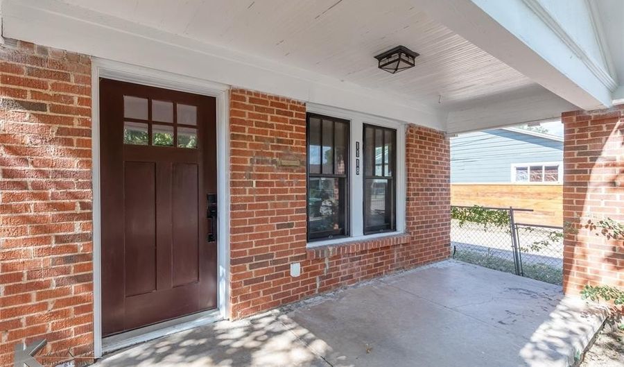1118 S 15th St, Abilene, TX 79602 - 2 Beds, 1 Bath
