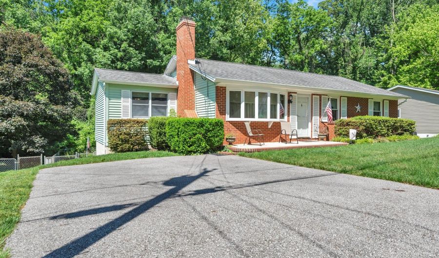 1410 MARINER Dr, Arnold, MD 21012 - 3 Beds, 3 Bath
