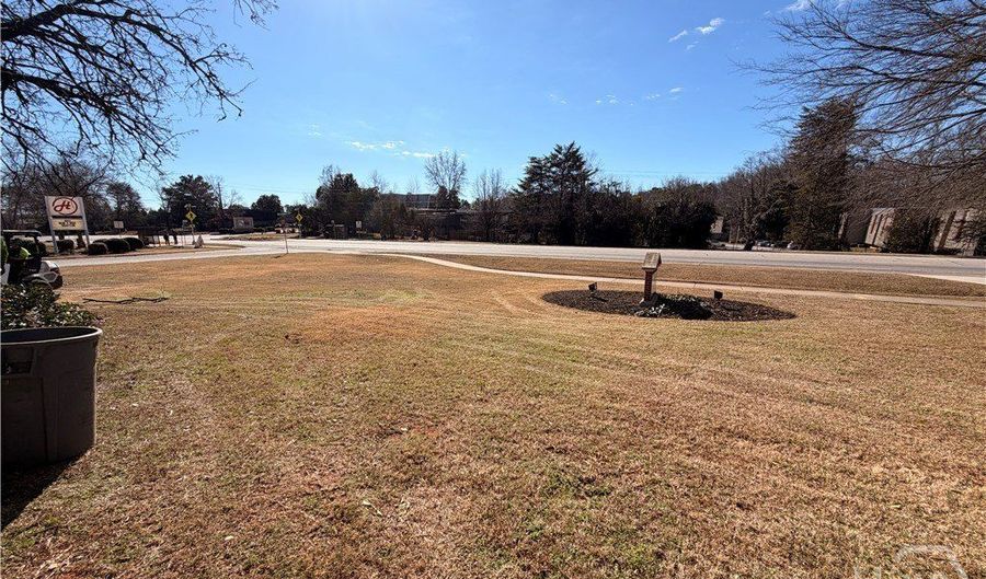 1165 Cedar Shoals Dr B, Athens, GA 30605 - 0 Beds, 1 Bath