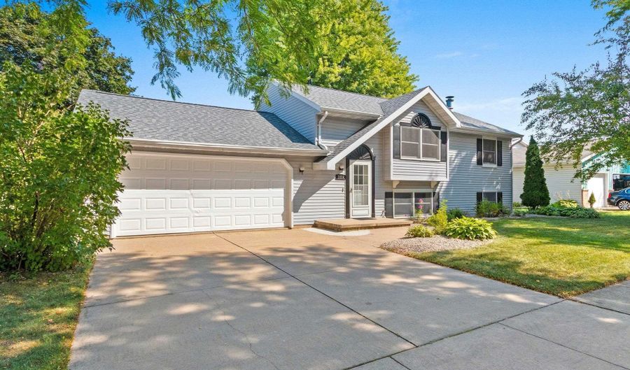 3024 E FOREST St, Appleton, WI 54915 - 3 Beds, 2 Bath