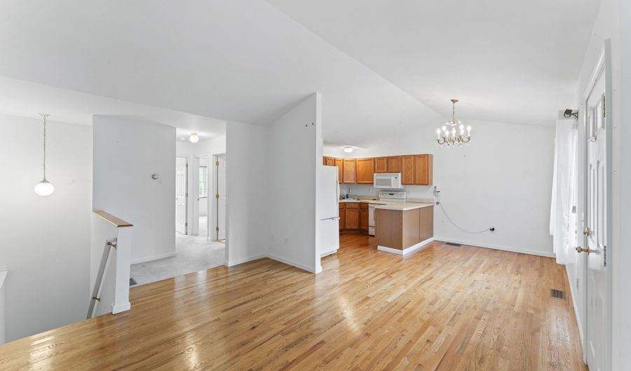 56 Pembroke Rd APT 11, Danbury, CT 06811 - 2 Beds, 2 Bath