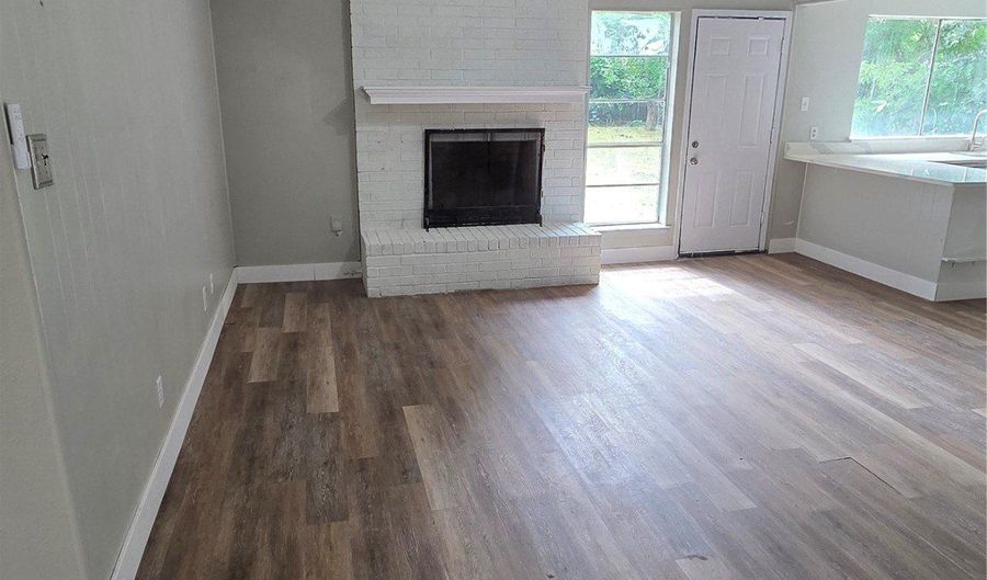 713 N Spears St, Alvarado, TX 76009 - 3 Beds, 2 Bath