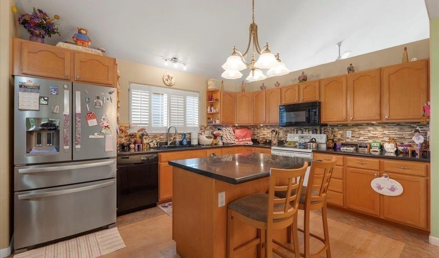 333 Puumakani Pl, Kahului, HI 96732 - 4 Beds, 3 Bath