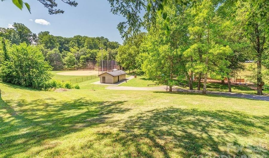 78 Morris St, Asheville, NC 28806 - 2 Beds, 1 Bath