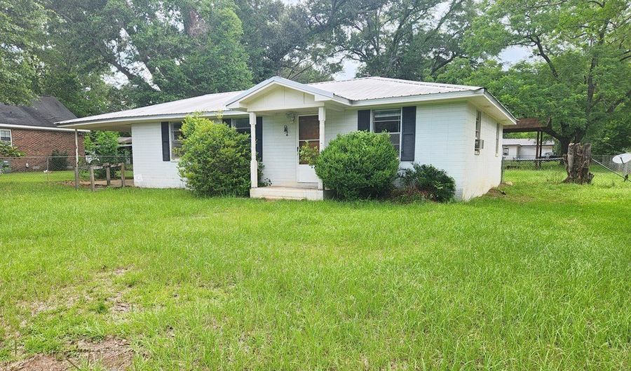 1013 Crawford Dr, Albany, GA 31705 - 3 Beds, 1 Bath