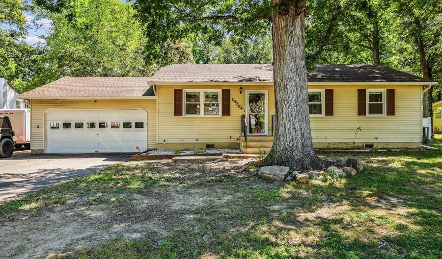 14704 LIVINGSTON Rd, Accokeek, MD 20607 - 4 Beds, 2 Bath