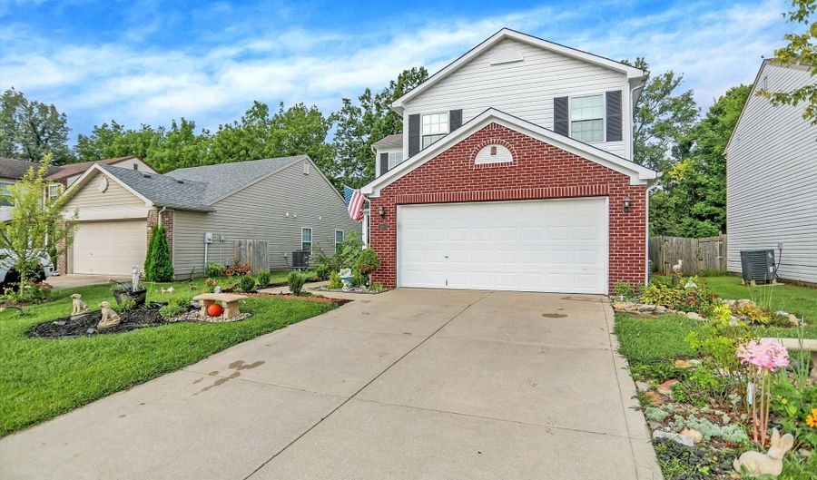 8534 Gainesville Dr, Indianapolis, IN 46227 - 3 Beds, 3 Bath