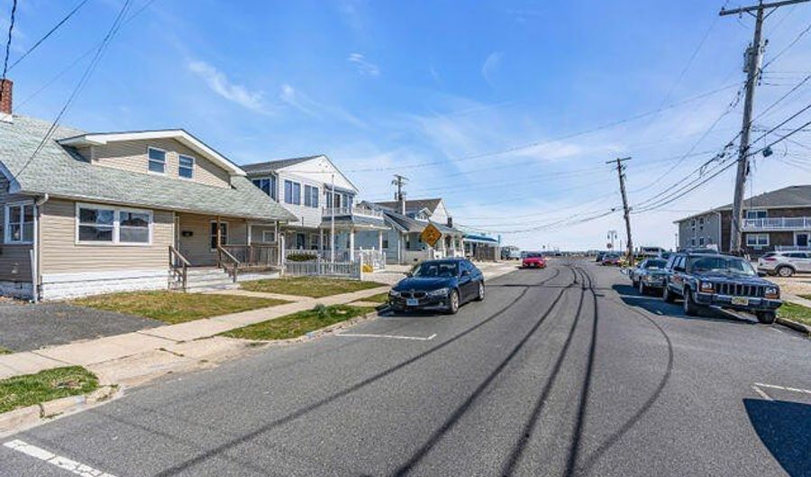 110 17th Ave, Belmar, NJ 07719 - 6 Beds, 2 Bath