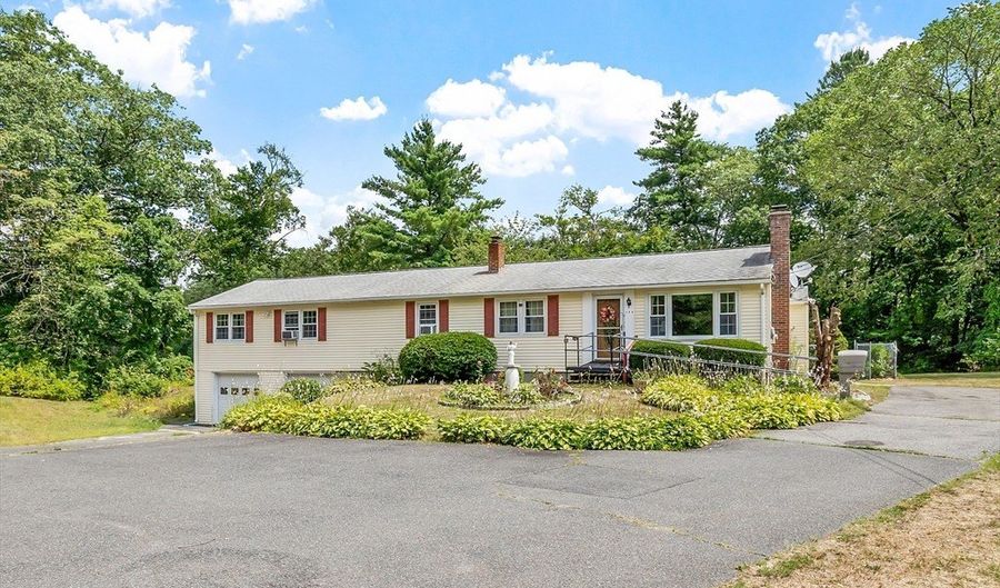 298 Vine St, Athol, MA 01331 - 4 Beds, 2 Bath