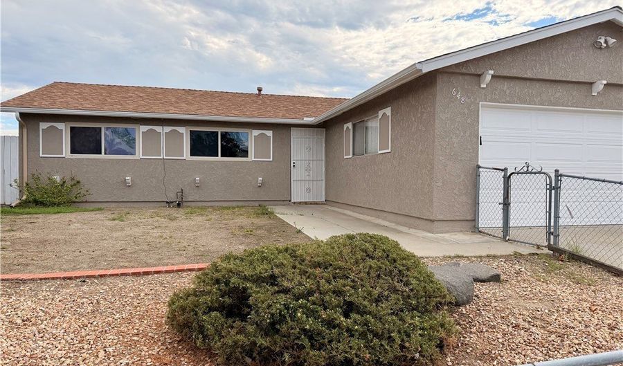 648 Flora, Oceanside, CA 92057 - 4 Beds, 2 Bath