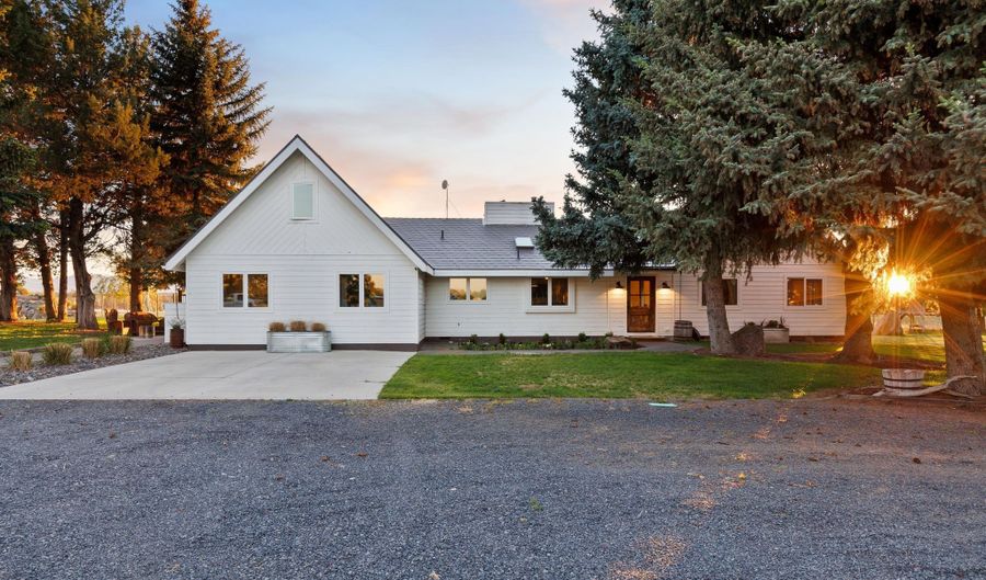 66300 White Rock Loop, Bend, OR 97703 - 4 Beds, 3 Bath