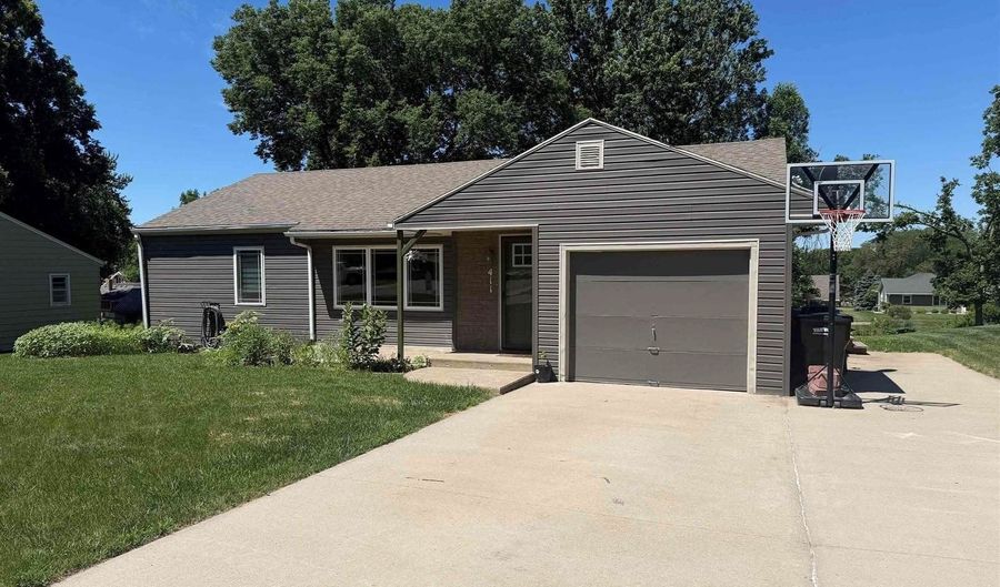 411 N 8th St, Akron, IA 51001 - 3 Beds, 2 Bath