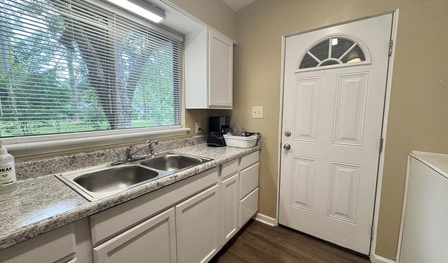 1804 ACKER Dr, Albany, GA 31707 - 3 Beds, 2 Bath