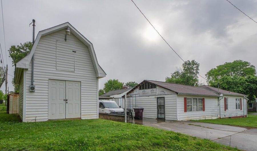 863 Cedar St, Alcoa, TN 37701 - 2 Beds, 1 Bath