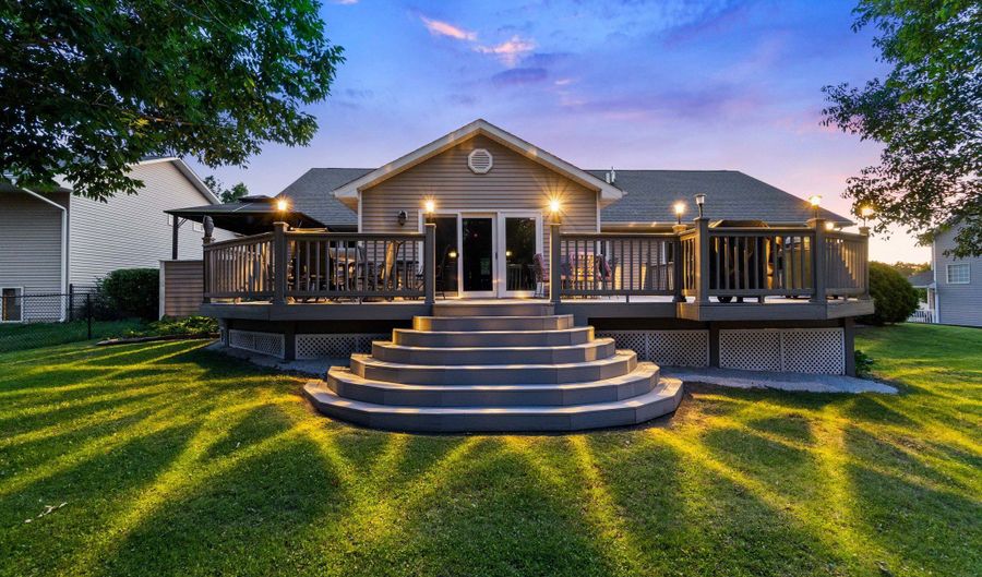 835 S 11th St, Adel, IA 50003 - 4 Beds, 3 Bath