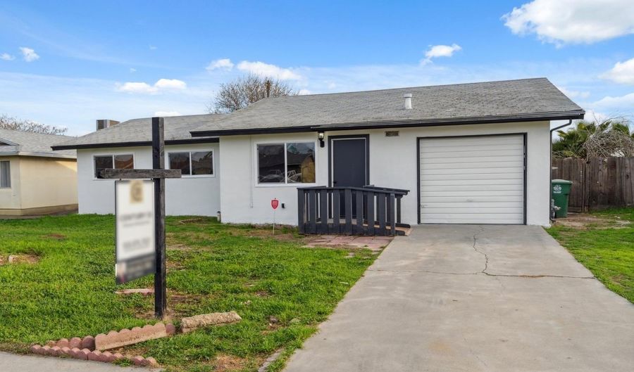 14177 Park St, Armona, CA 93202 - 3 Beds, 2 Bath