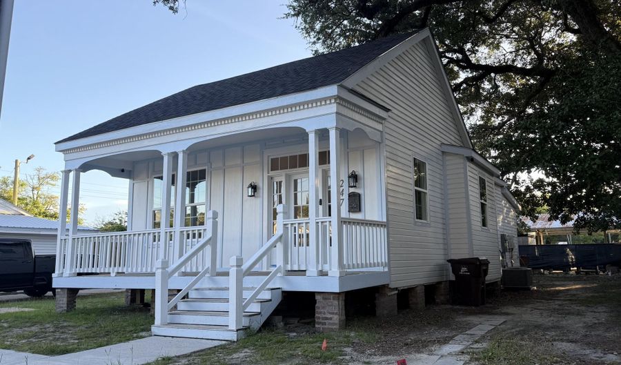 247 Forrest Ave, Biloxi, MS 39530 - 2 Beds, 2 Bath