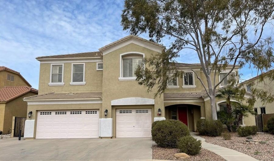 4940 E Runaway Bay Dr, Chandler, AZ 85249 - 6 Beds, 4 Bath