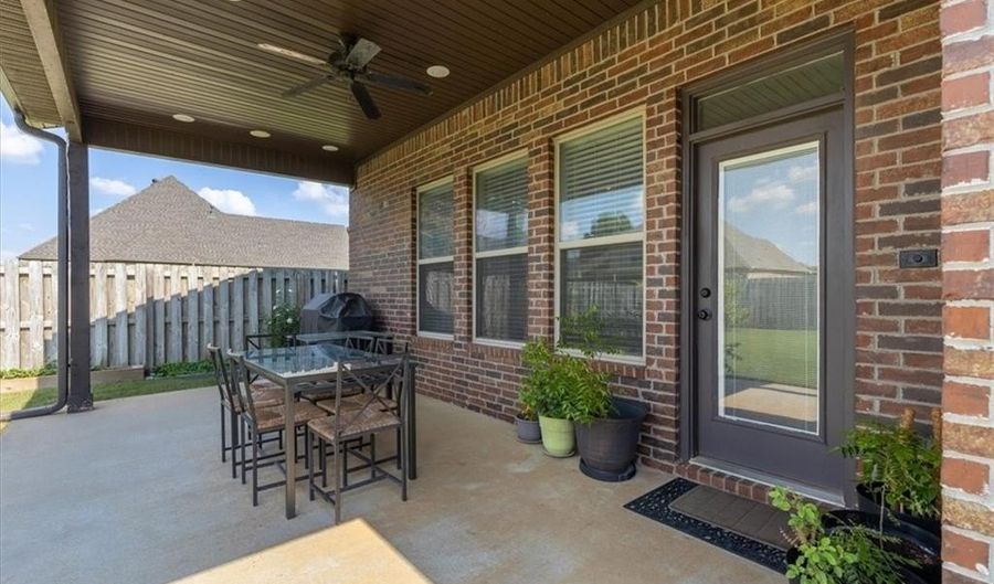 3900 SW Layton Rd, Bentonville, AR 72713 - 5 Beds, 3 Bath