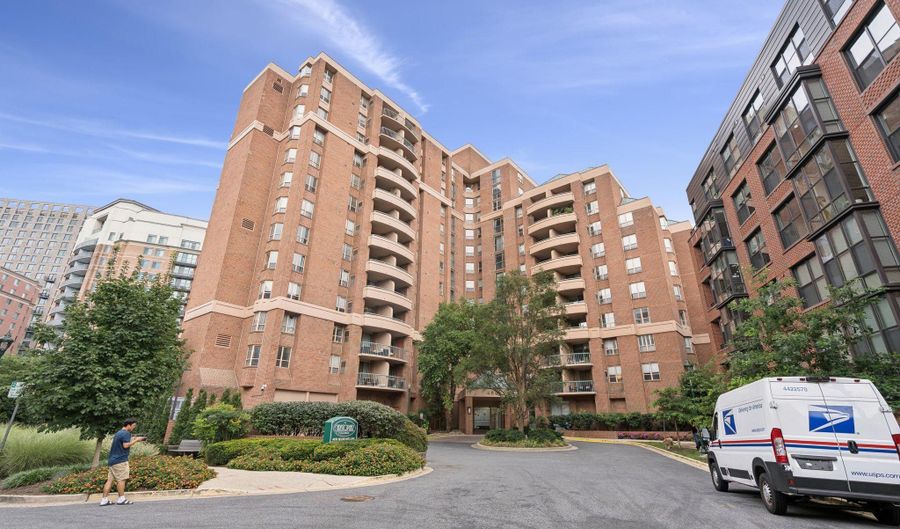 4808 MOORLAND Ln 204, Bethesda, MD 20814 - 2 Beds, 1 Bath