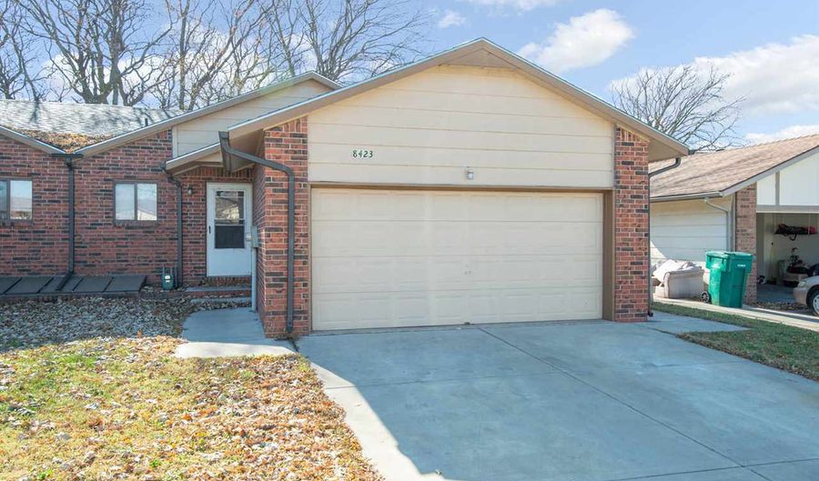 8423 W Nantucket St, Wichita, KS 67212 - 3 Beds, 2 Bath