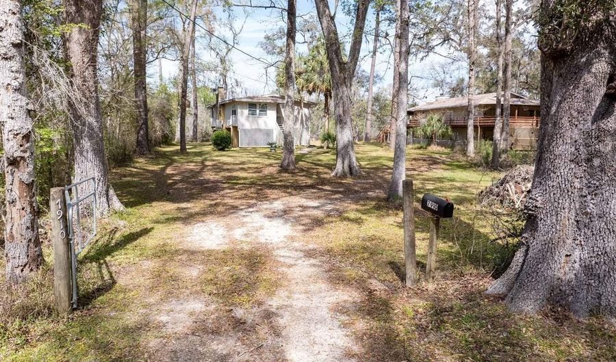 7910 SW 25th Pl, Bell, FL 32619 - 2 Beds, 1 Bath