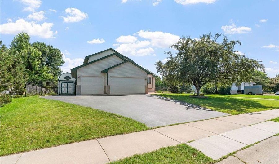 10779 57th St NE, Albertville, MN 55301 - 5 Beds, 4 Bath
