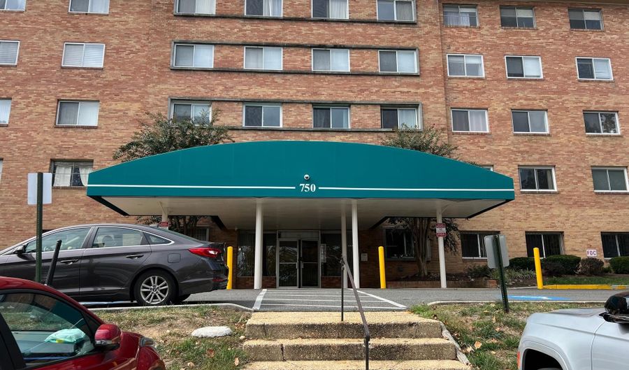 750 S DICKERSON St 414, Arlington, VA 22204 - 1 Beds, 1 Bath