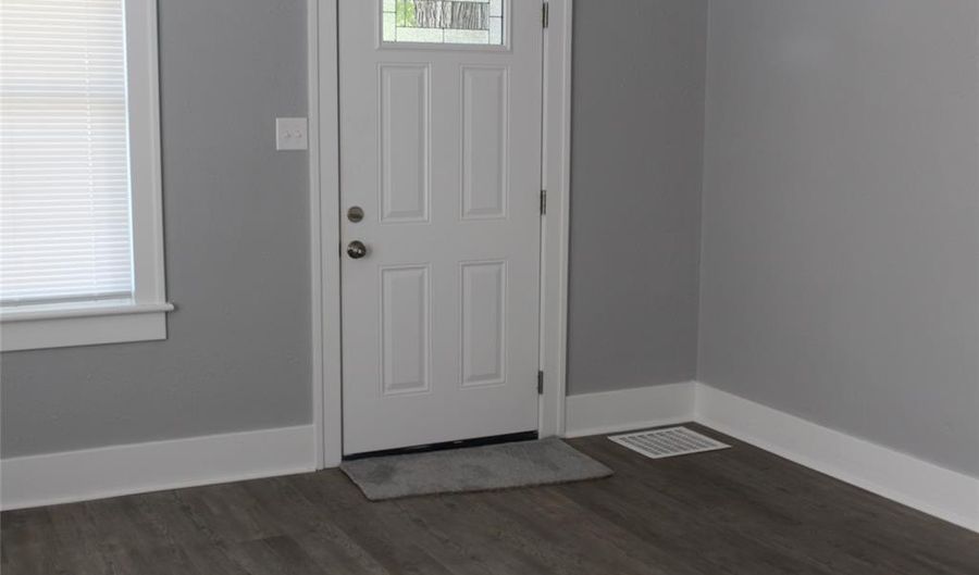 3028 Mayfield Ave, Alton, IL 62002 - 4 Beds, 2 Bath