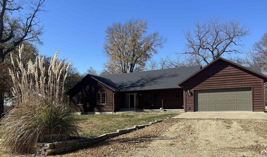 28856 Old K-10 Rd, Alma, KS 66401 - 5 Beds, 4 Bath