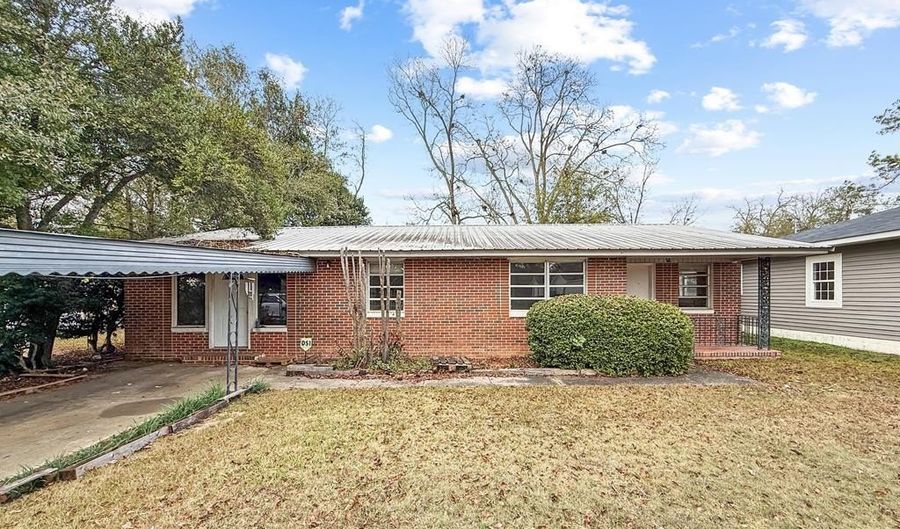 401 Davis St, Ashford, AL 36312 - 2 Beds, 2 Bath