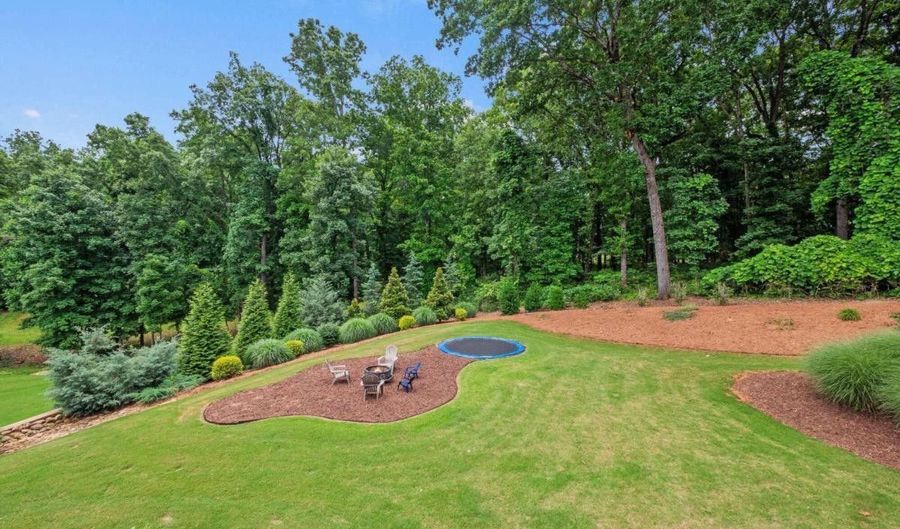 5340 Retreat Dr, Flowery Branch, GA 30542 - 4 Beds, 5 Bath