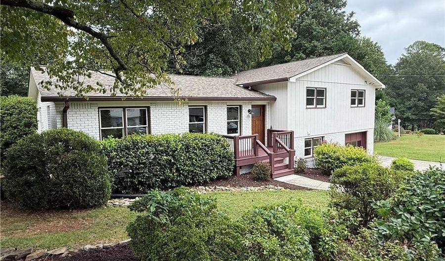 303 Council Blf, Woodstock, GA 30188 - 3 Beds, 2 Bath