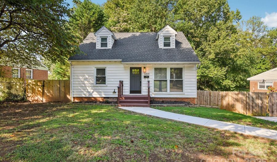 3209 Eastwood Dr, Charlotte, NC 28205 - 4 Beds, 2 Bath