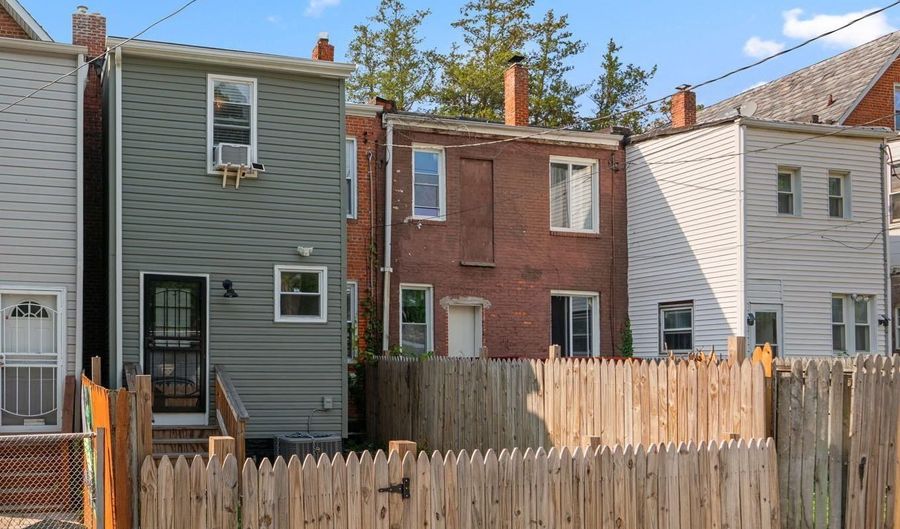 4033 WOODHAVEN Ave, Baltimore, MD 21216 - 4 Beds, 3 Bath