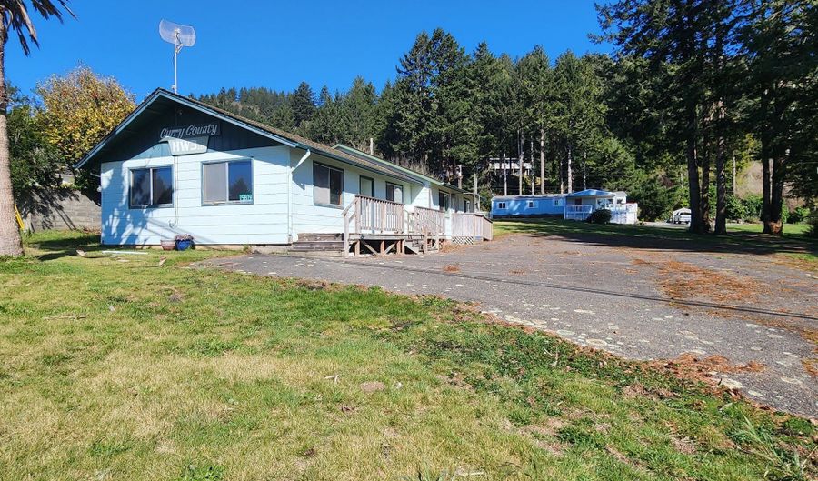 15819 HIGHWAY 101, Brookings, OR 97415 - 3 Beds, 2 Bath