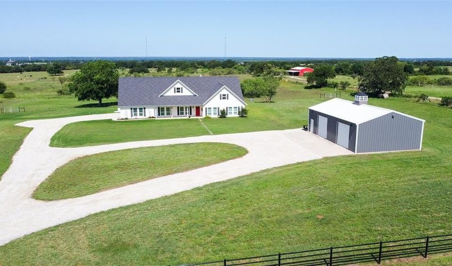 121 County Road 2571, Alvord, TX 76225 - 4 Beds, 3 Bath