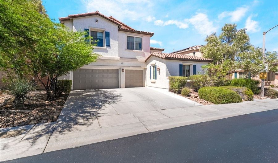 8358 Nelson Ridge Ln, Las Vegas, NV 89178 - 4 Beds, 5 Bath