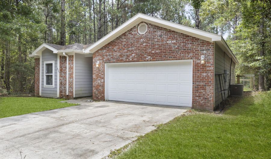 6061 W Madison St, Bay St. Louis, MS 39520 - 3 Beds, 2 Bath