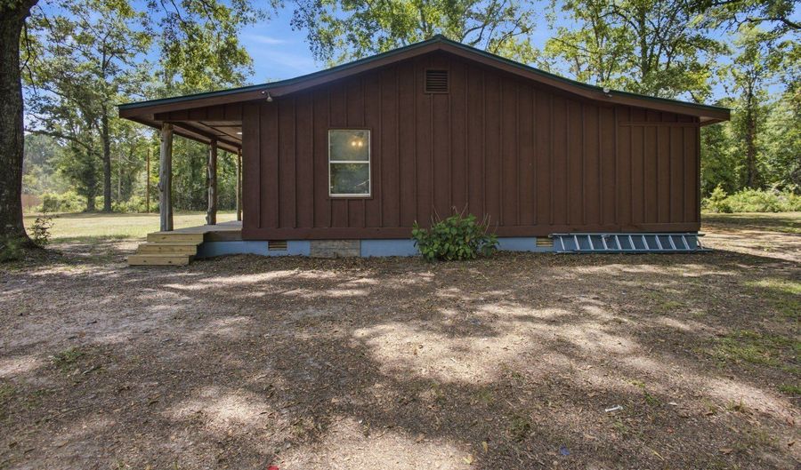 9191 Prestwood Bridge Rd, Andalusia, AL 36421 - 2 Beds, 1 Bath