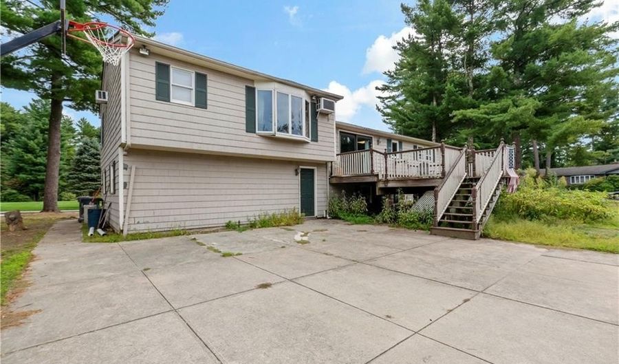 2 Huckleberry Rd, Coventry, RI 02816 - 3 Beds, 4 Bath