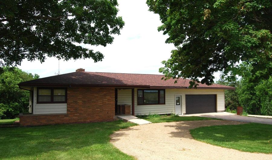 3248 Sth 81, Argyle, WI 53504 - 2 Beds, 2 Bath