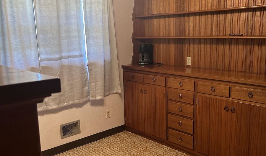 622 Ave F, Beaver, OK 73932 - 3 Beds, 2 Bath