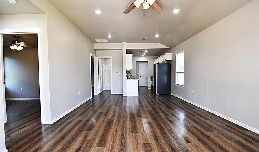 820 Elm St, Achille, OK 74868 - 3 Beds, 2 Bath