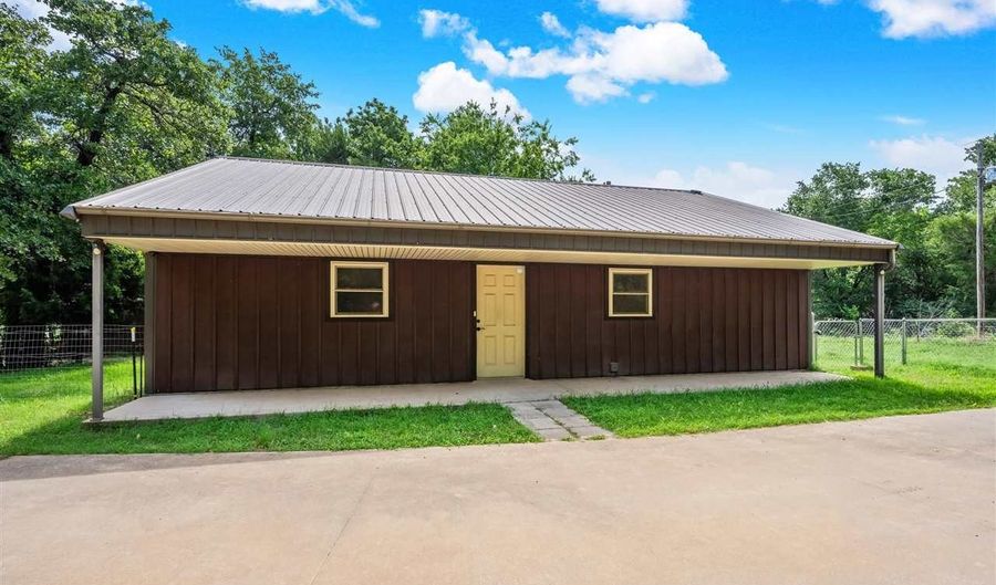 293 Whippoorwill St, Apache, OK 73006 - 1 Beds, 1 Bath