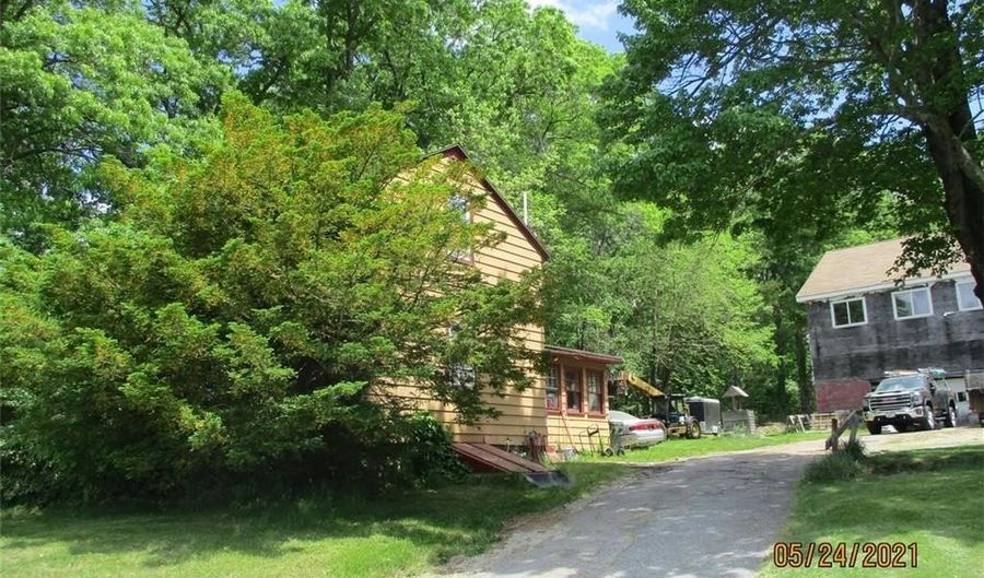 210 Black Plain Rd, North Smithfield, RI 02896 - 2 Beds, 2 Bath