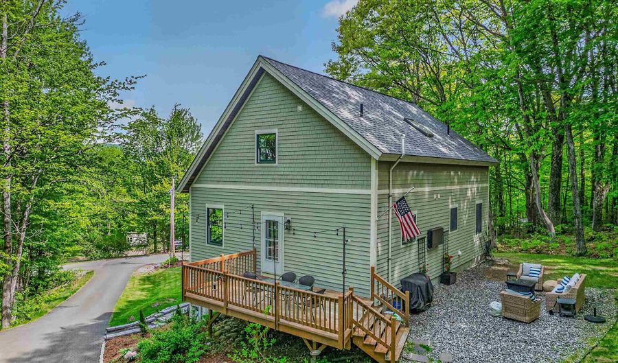 48 Meadow Ln, Campton, NH 03223 - 3 Beds, 2 Bath