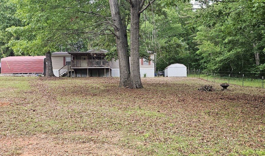 136 Hickory Hl, Anniston, AL 36206 - 3 Beds, 2 Bath