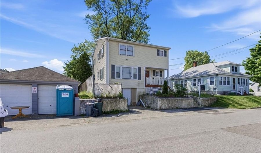 4 Rosemont Ave, Johnston, RI 02919 - 5 Beds, 2 Bath