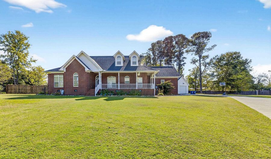 1404 Dan Ave, Albertville, AL 35950 - 4 Beds, 3 Bath